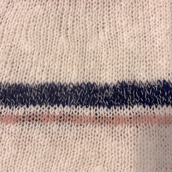 Gently used AE tank top! - Picture 3 of 4